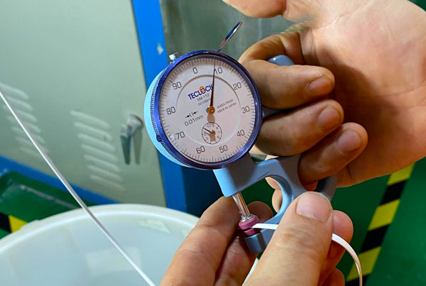 不同材質的耳機線材對音質的影響